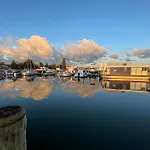 Hausboot Rosi Mit Kajak In