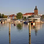 Hausboot Rosi Mit Kajak In * Ribnitz-Damgarten