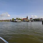 Hausboot Rosi Mit Kajak In Botel *