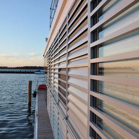 Hausboot Rosi Mit Kajak In