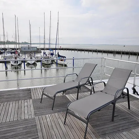 Botel Hausboot Rosi Im Hafen In