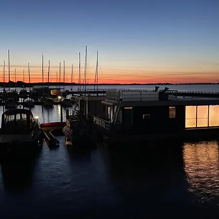 Hausboot Rosi Mit Kajak In * Ribnitz-Damgarten