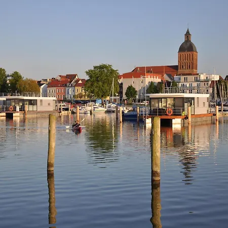 Hausboot Rosi Mit Kajak In * Ribnitz-Damgarten