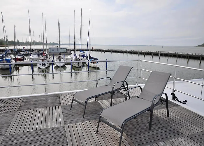 Botel Hausboot Rosi Im Hafen In