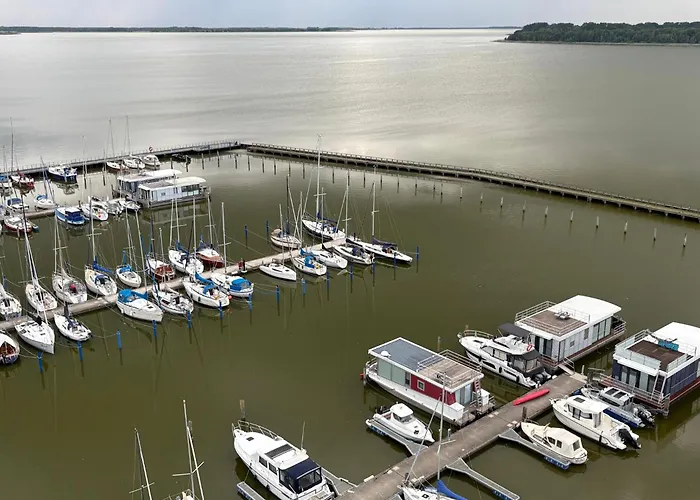 Hausboot Rosi Im Hafen In