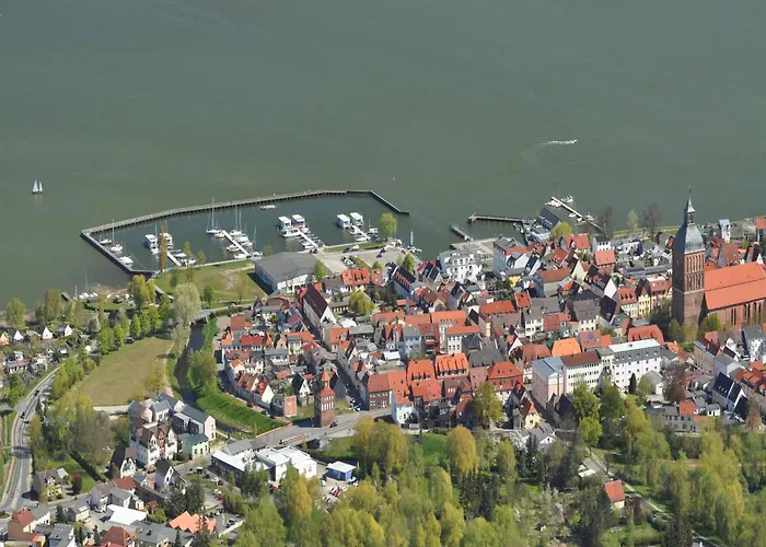 Hausboot Rosi Im Hafen In Botel *